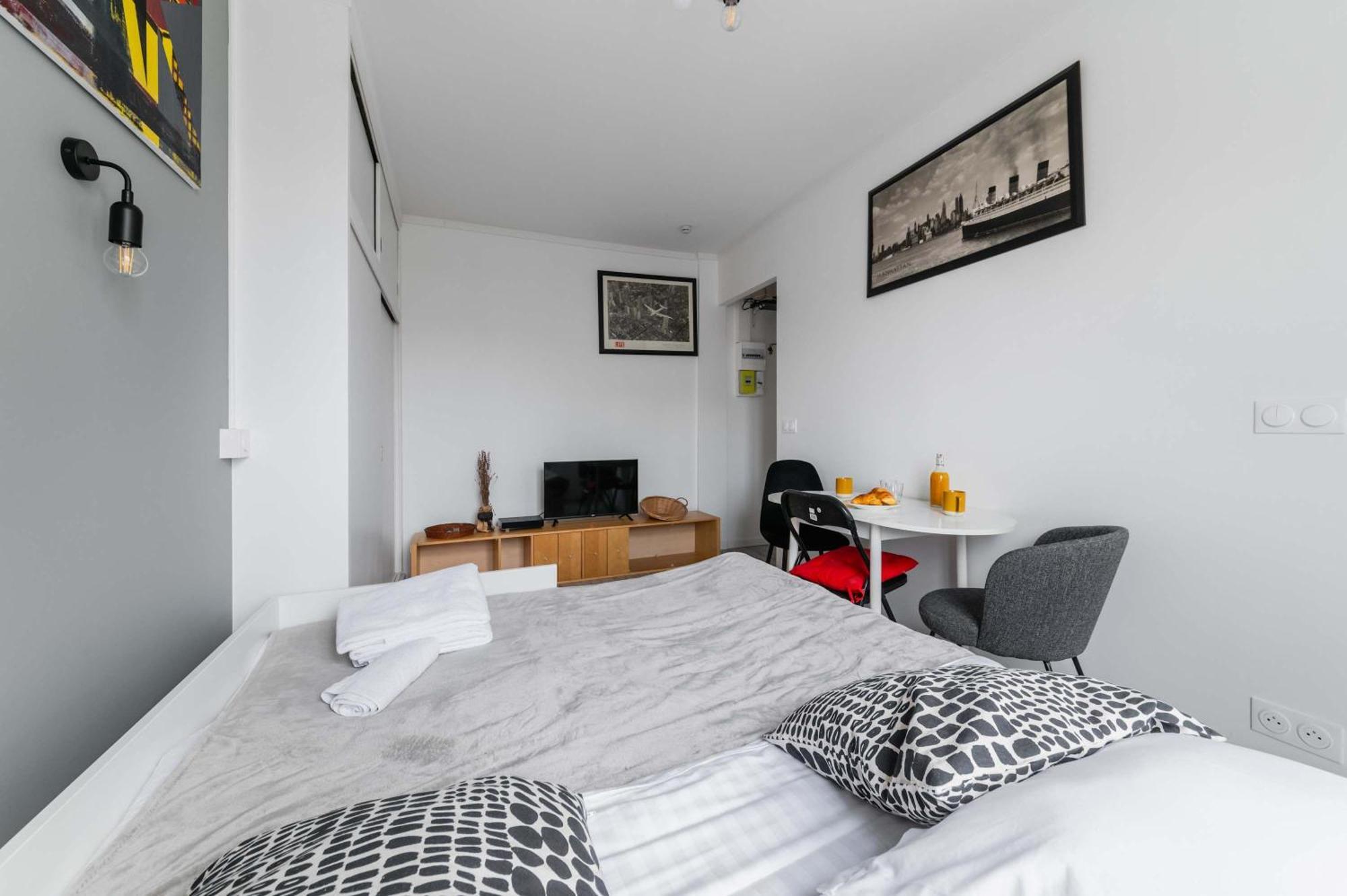Studio Cosy Proche Tour Eiffel - Paris 7 - 2P - Flat-Guest Exterior photo